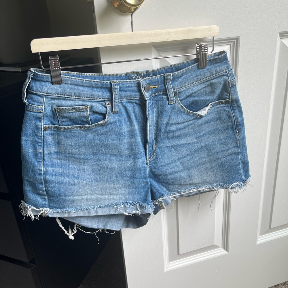 Universal Thread 10/30 Jean shorts